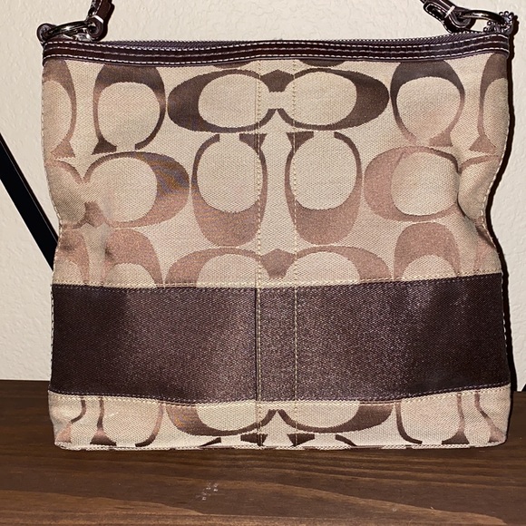 Coach Signature C Shoulder Purse Brown - Picture 3 of 10